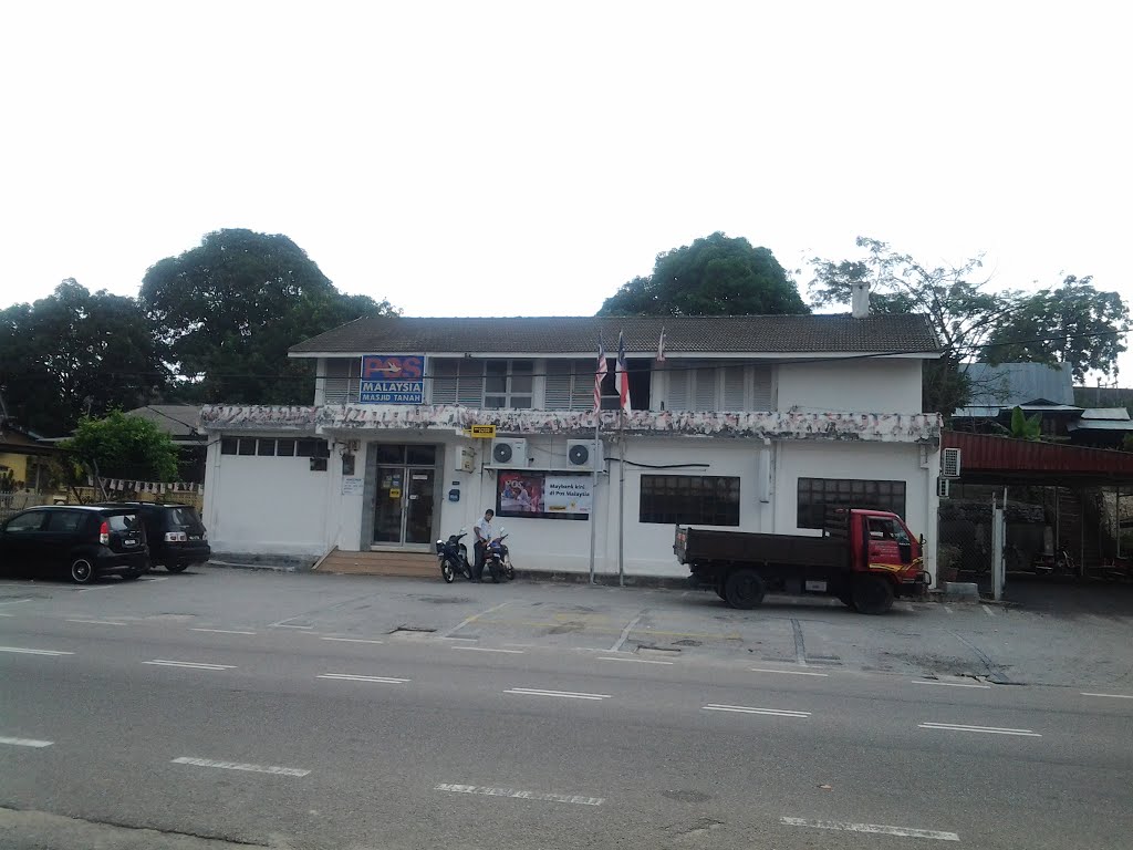 pejabat pos masjid tanah